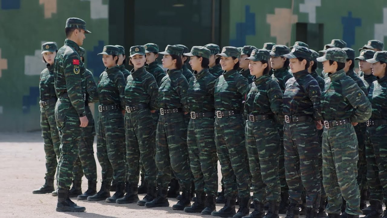 Солдаты издевались над девушкой, но вскоре она всех ошарашила и сдала экзамен