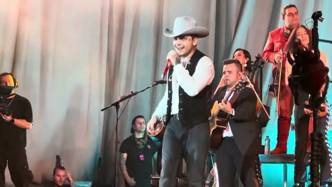 CHRISTIAN NODAL Brillas   PA’L CORA TOUR BARCELONA ESPAÑA 12 07 24