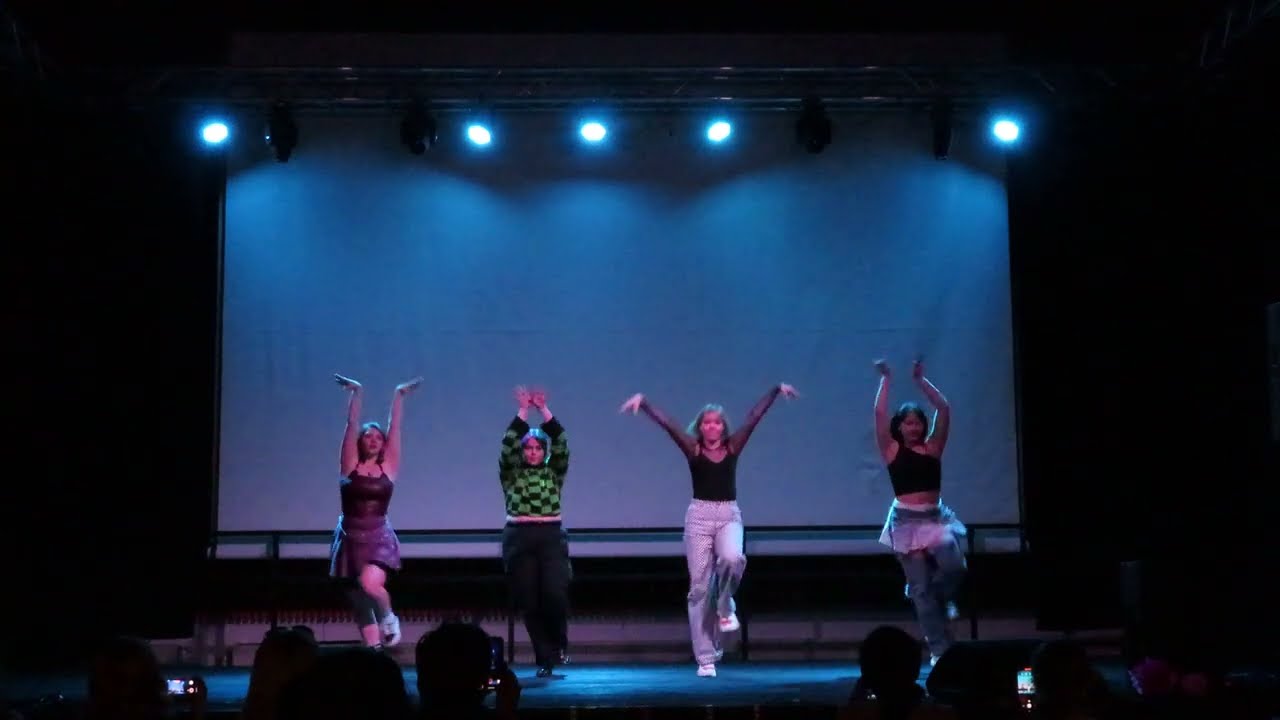 'Shut Down' performance at K-Soppa 22