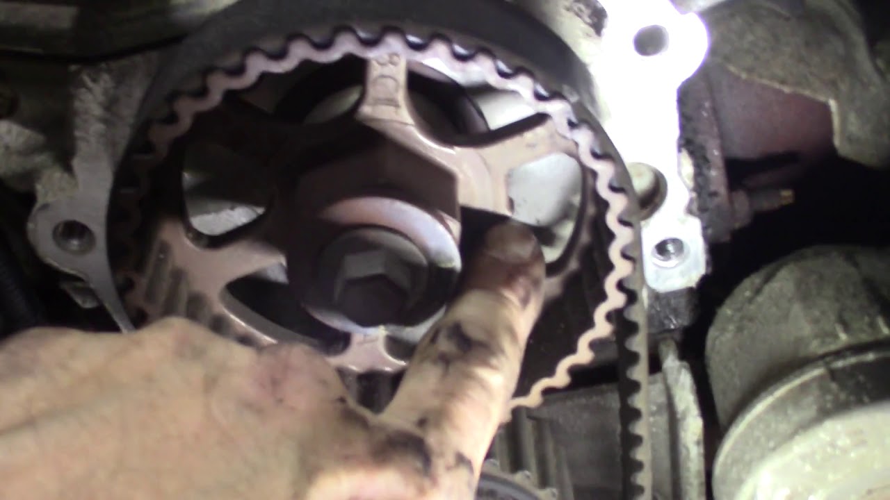 2001 Ford Focus 2.0L SPI - SOHC Timing Belt  and Water Pump - Part 1 - Removal
