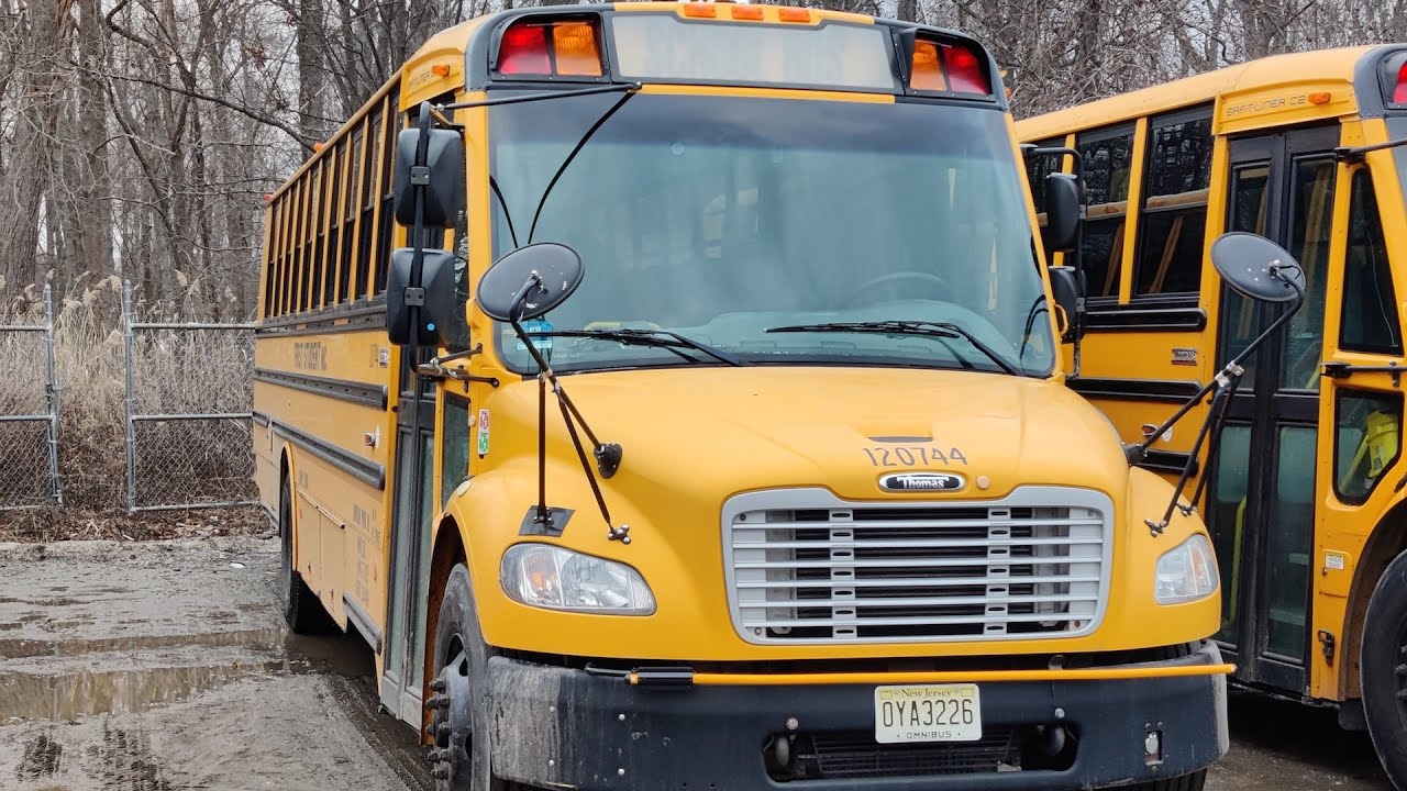 2011 Thomas Saf-T-Liner C2 school bus POV commentary drive - hydraulic brakes, Cummins ISB6.7