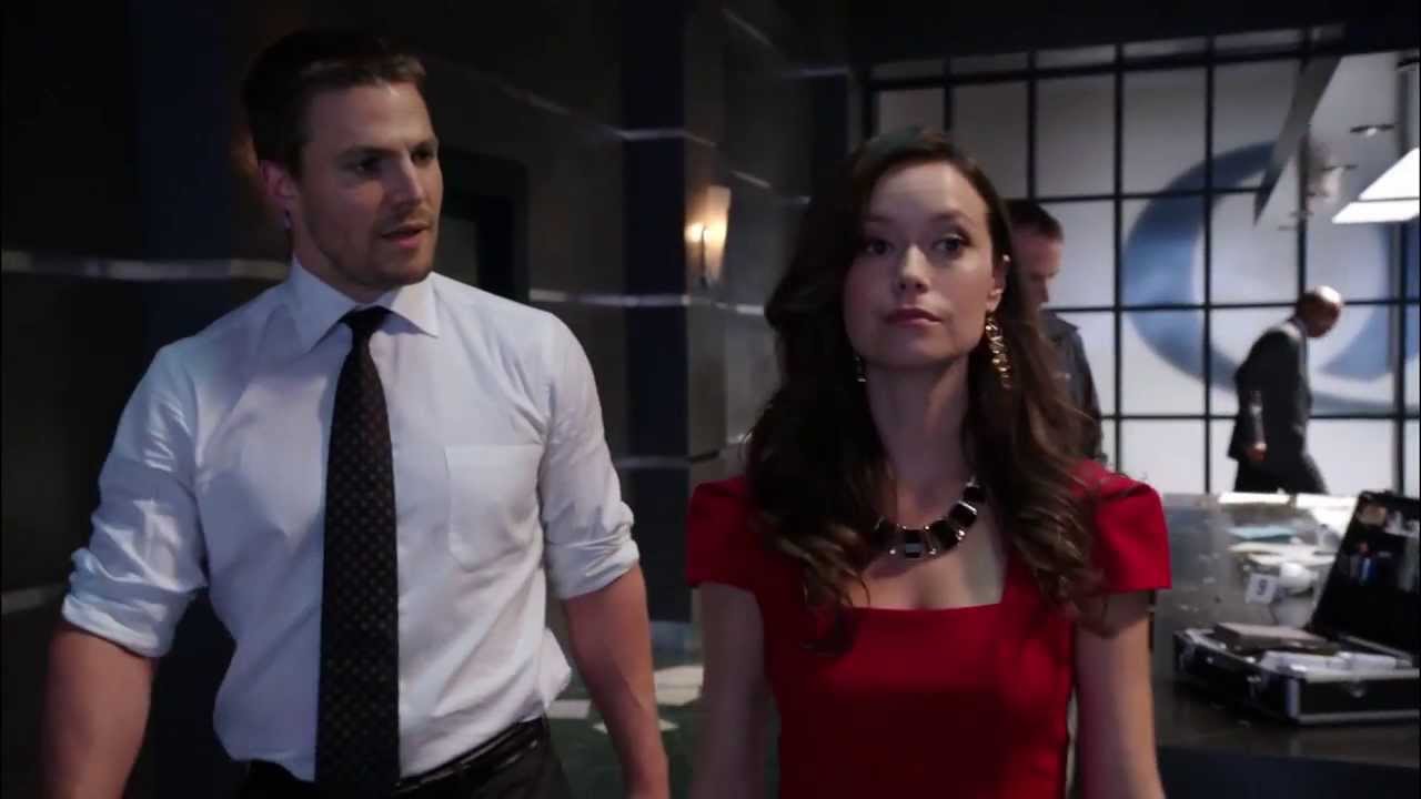 Arrow S02E01 