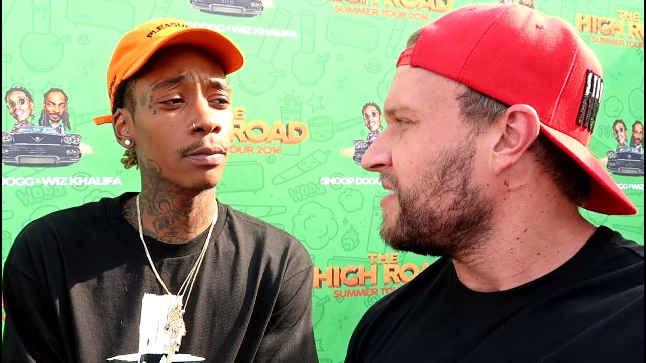 EAT OFF VS WIZ KHALIFA?!