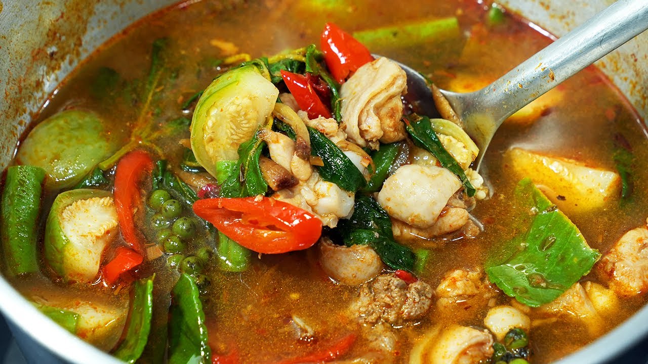 แกงป่าไก่ แกงแบบบ้านๆ หอมอร่อยไก้ไม่คาว