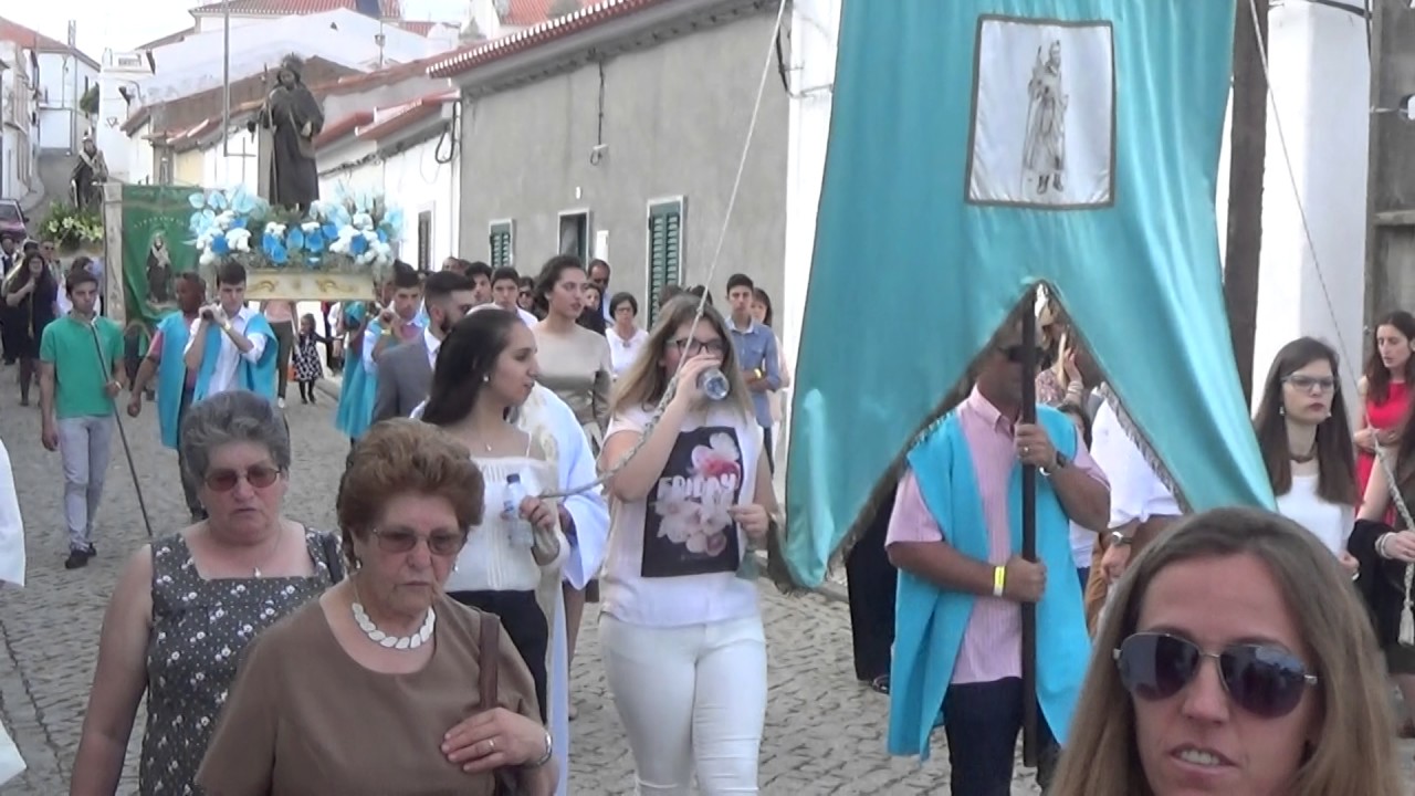 PROCISSÃO  EM SANTO ALEIXO DA RESTAURAÇÃO