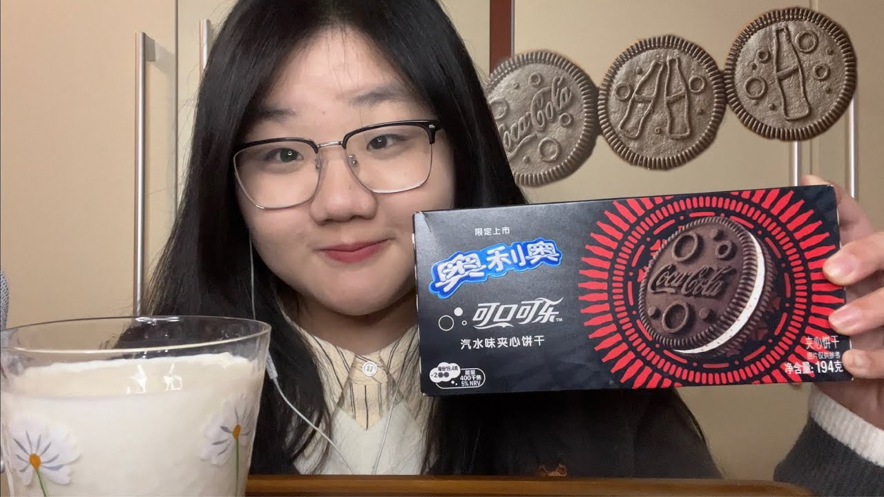 ASMR | Eating Coca-cola Oreo Cookies🍪🥤