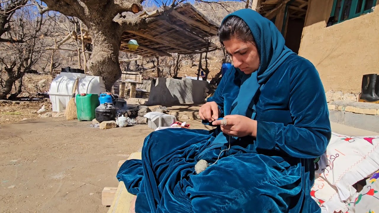 The narrative of the daily nomadic life of the Asghar family among the snowy mountains.