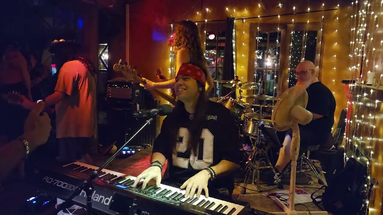 Use Your Roses – November Rain (Live)