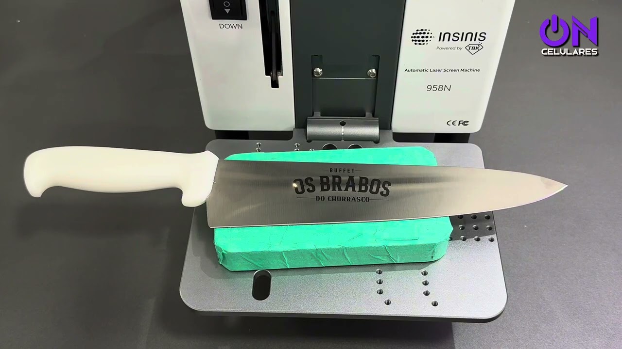 Gravando faca de Inox a Laser - TBK 958N