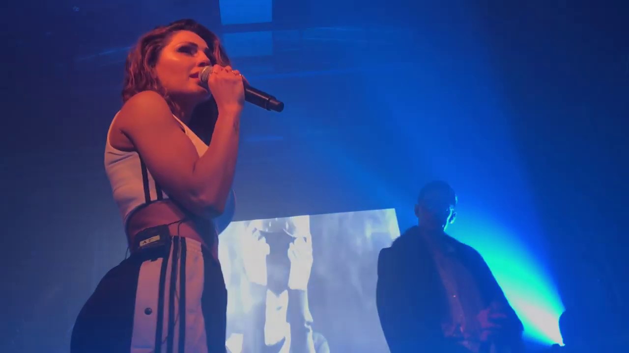 Anna Tatangelo e Achille Lauro - Ragazza di Periferia RMX @ Tunnel Club, Milano