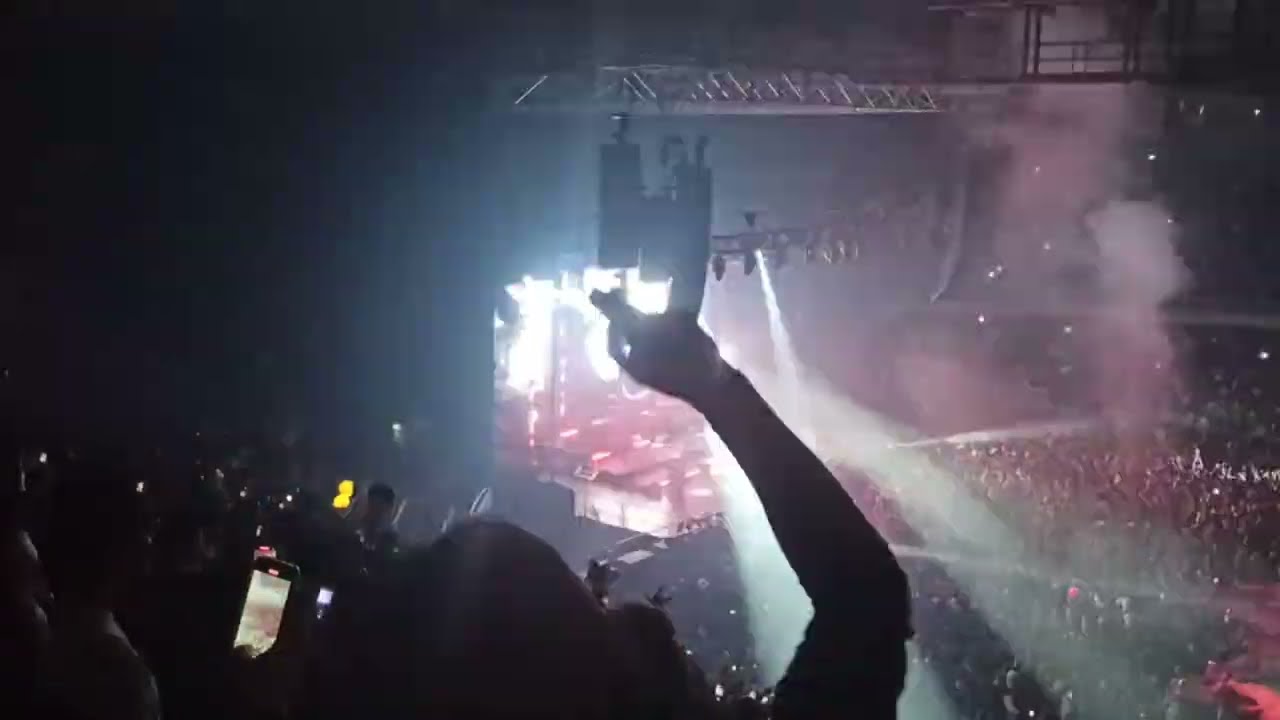 Chancho en piedra Movistar arena 2023 hermanos marranos 