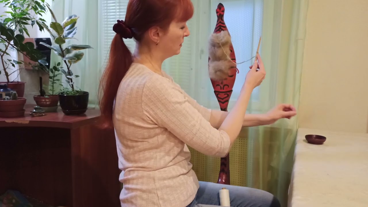 Техника прядения для начинающих. Заправляем веретено.