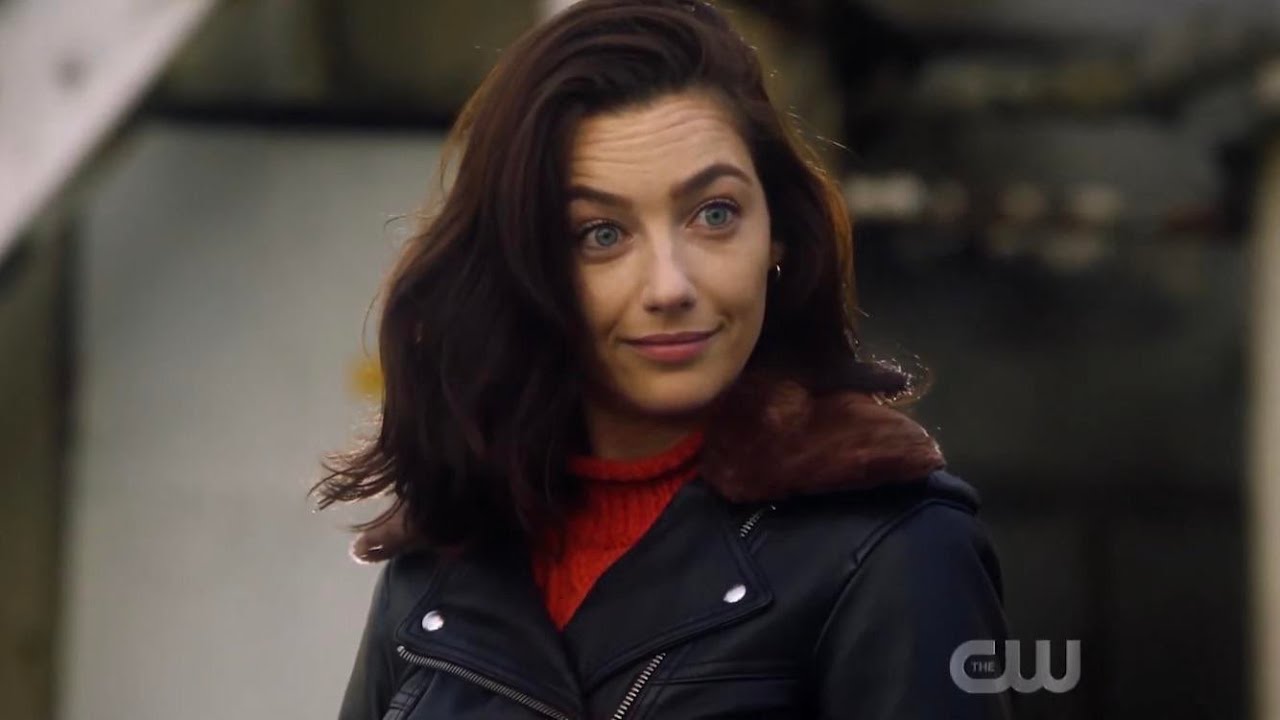Sue Dearbon (The Flash) scenes #1