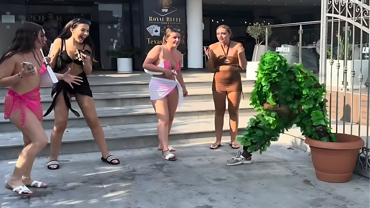 Best of Bushman Prank Compilation #521  😱 Crazy Reactions 🤣 Funny Reactions 😂 Bushman Scare Cam