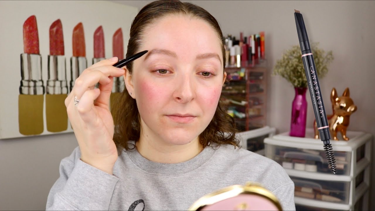 Обзор карандаша для бровей Anastasia Beverly Hills Brow Definer 3-в-1 с треугольным кончиком