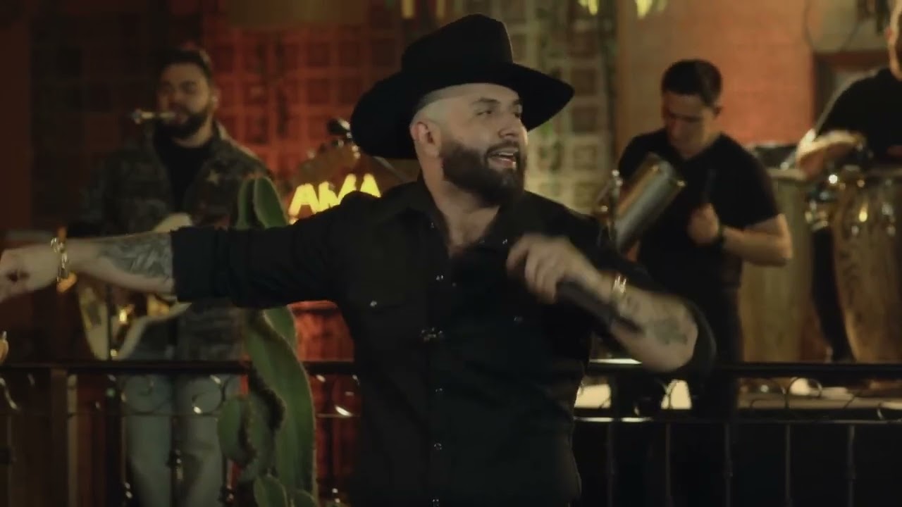 Medley apache Carin Leon