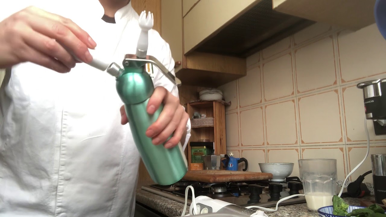 Crema di Melanzane con pomodori e Spuma di Mozzarella di Bufala (o Caprino di Caslino @crottoalpe44)