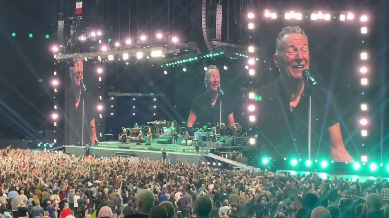 BRUCE SPRINGSTEEN & THE E STREET BAND - Born In The U.S.A and Born To Run