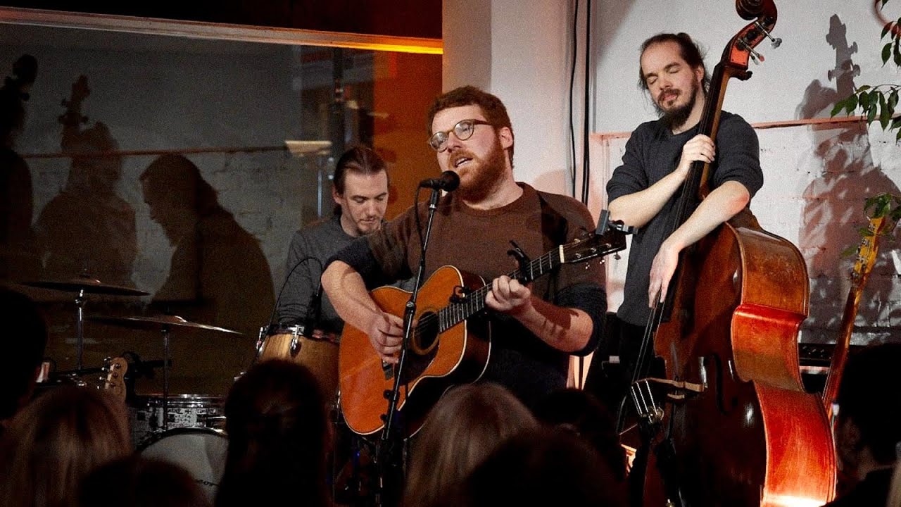 Tobias Dellit & die schweigende Mehrheit - Seltsame Kreise (LIVE) @Feierabendkonzert