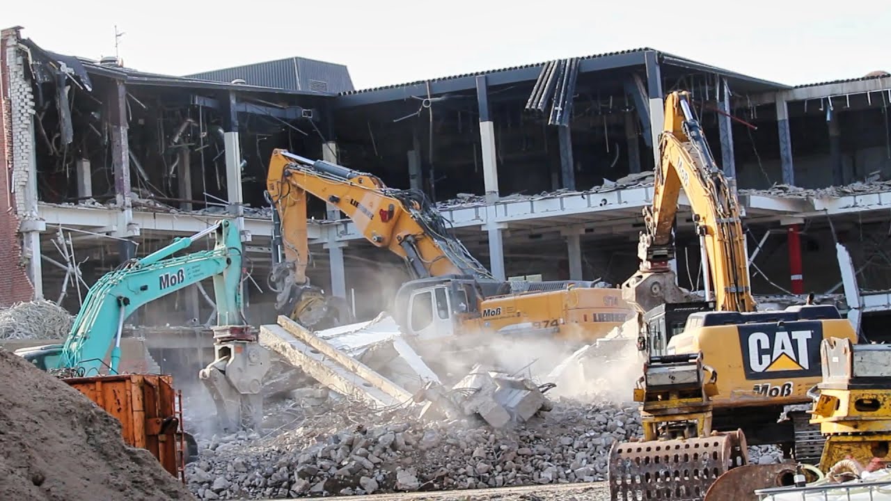 Abri&szlig; des Ems-Centers in Papenburg (Teil 12) / Liebherr R974C demolishing a shopping mall