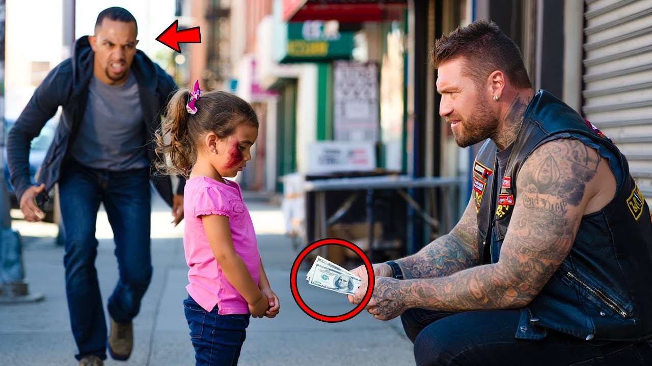 Little Girl Paid a Hell’s Angel 5$ to Help Her — What She Asked Left the Biker Shocked