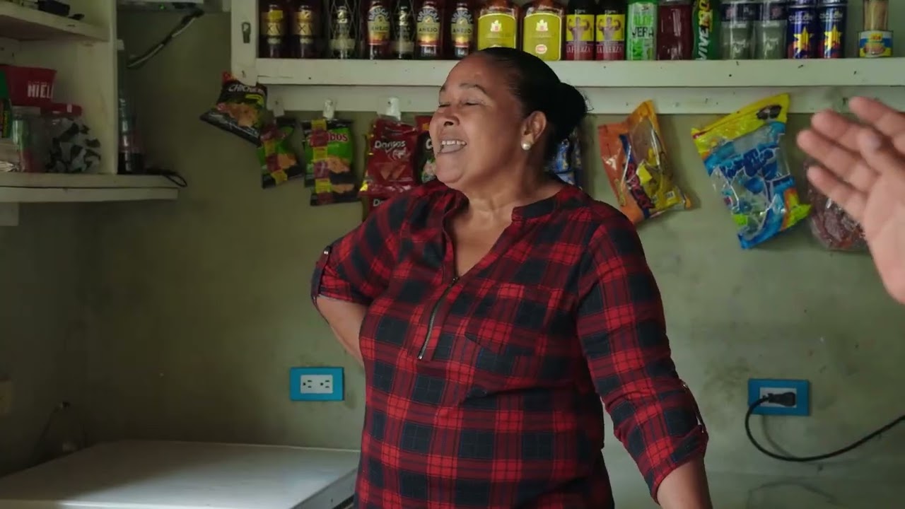 No deja le deja dinero a su esposa y su madre tiene que responder por él
