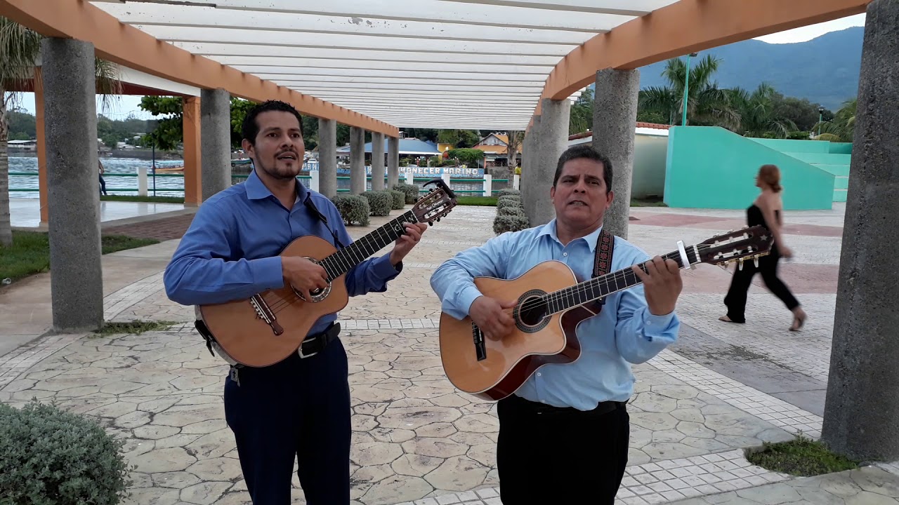 Si el mundo en vez de rosas