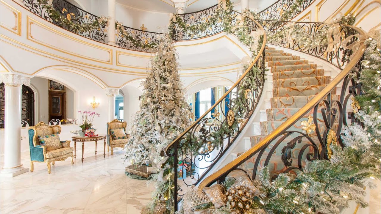 MILLiON DOLLAR CHRISTMAS DECOR