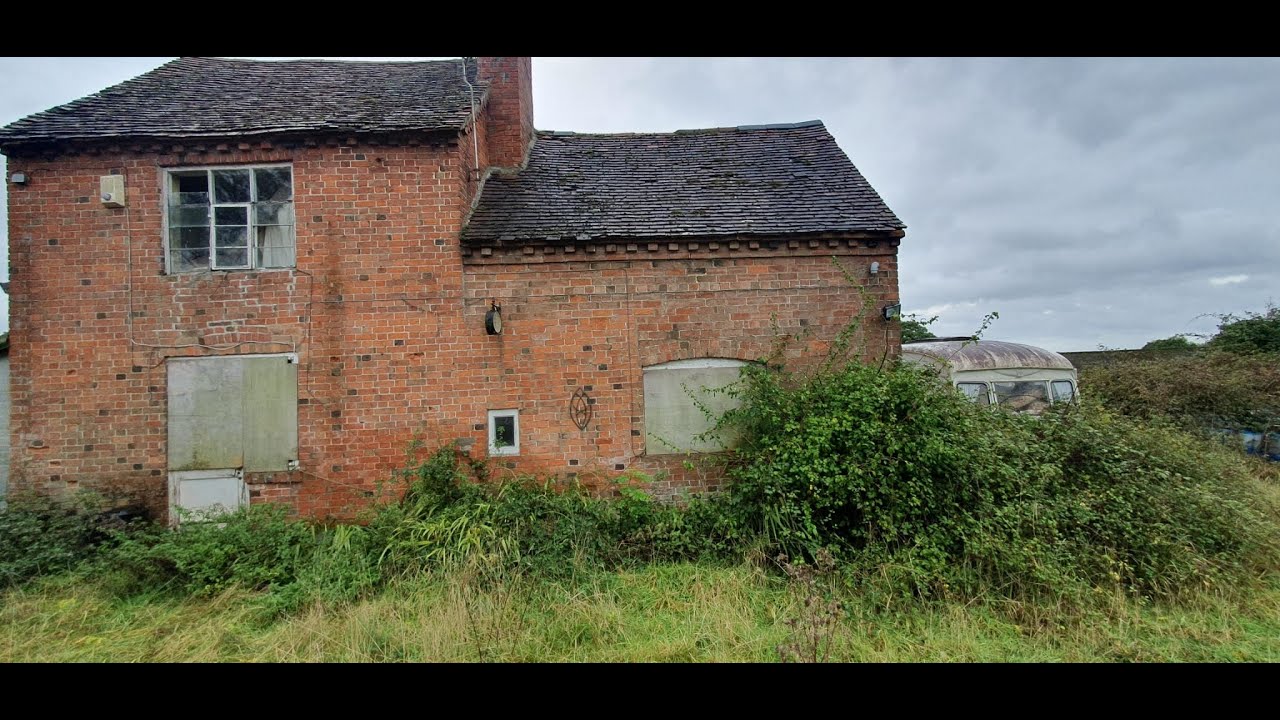 WE EXPLORE AN OLD FARMHOUSE FULL OF POSSESSIONS!!!