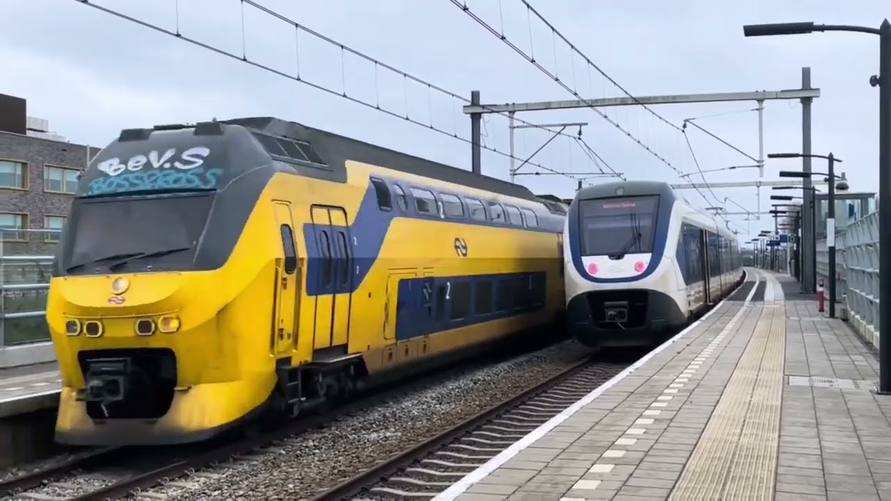 Trains at Almere Poort