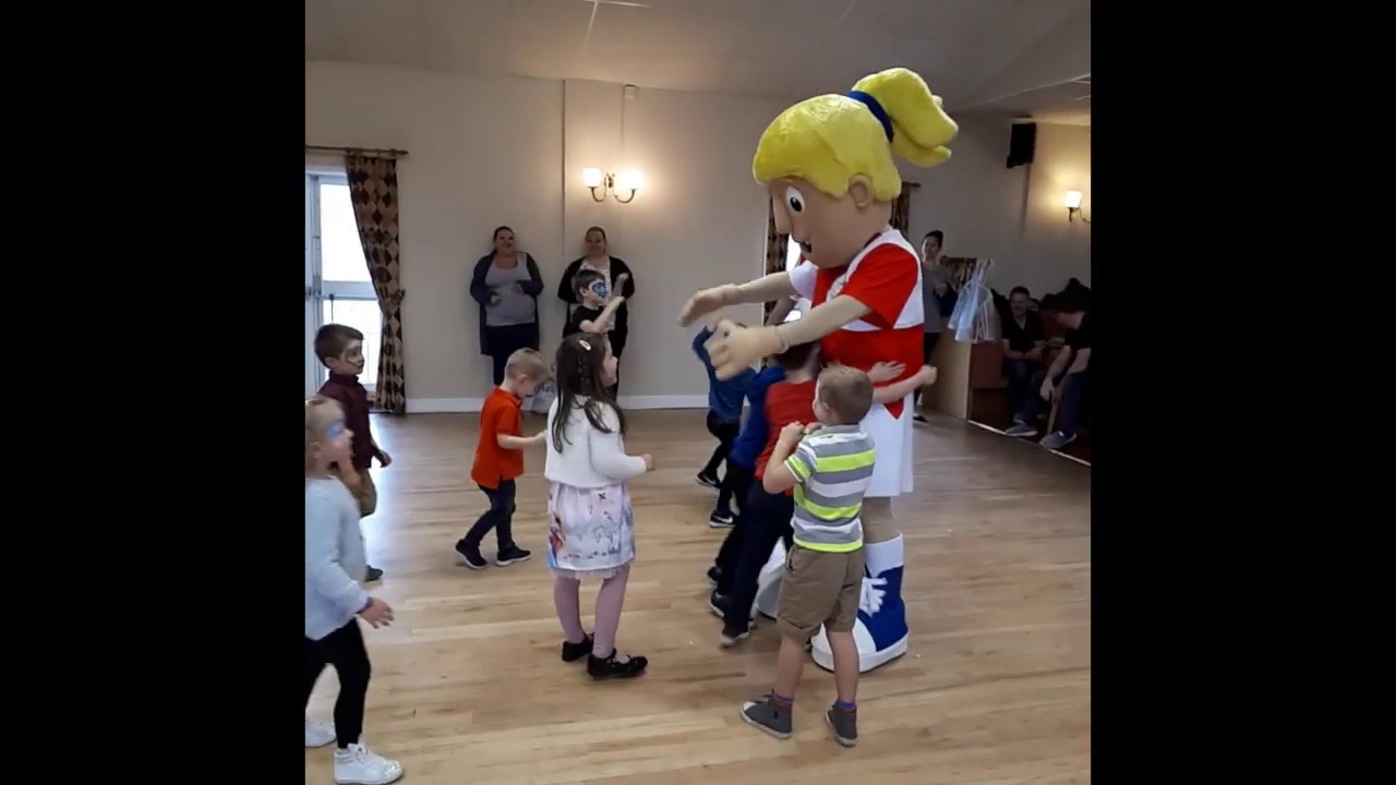 didi rugby: mascots Dougie & Daisy light up a birthday party