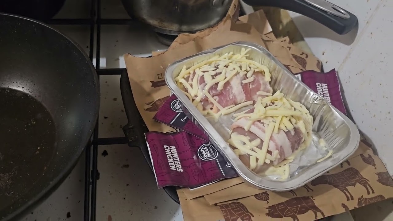 Hunter's chicken, from the spar in wrexham city centre 🏴󠁧󠁢󠁷󠁬󠁳󠁿 👍 😋 
