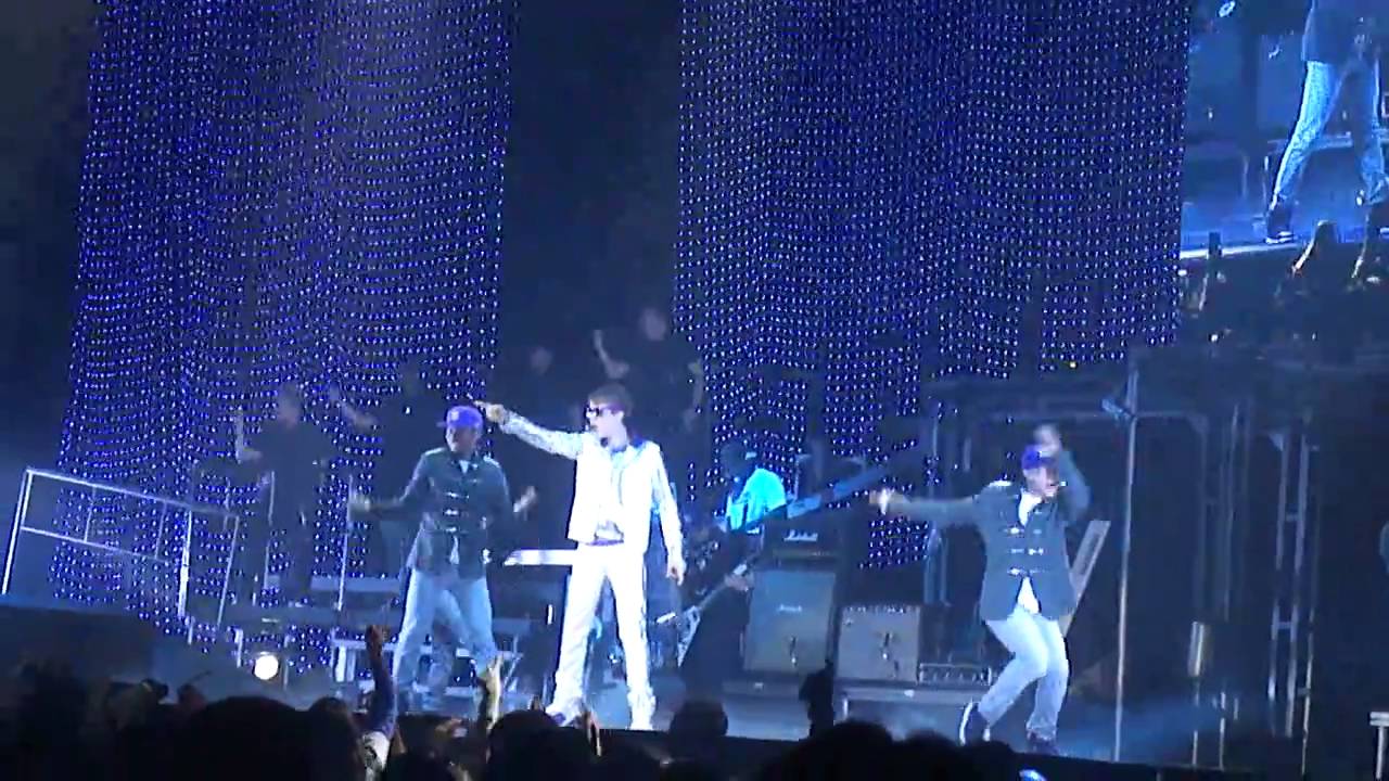 2011-03-30 Justin Bieber  - Countdown + Love Me (Sportpaleis Antwerp Belgium)
