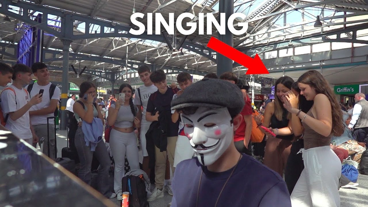 What Happened When I Played Bella Ciao In Public…