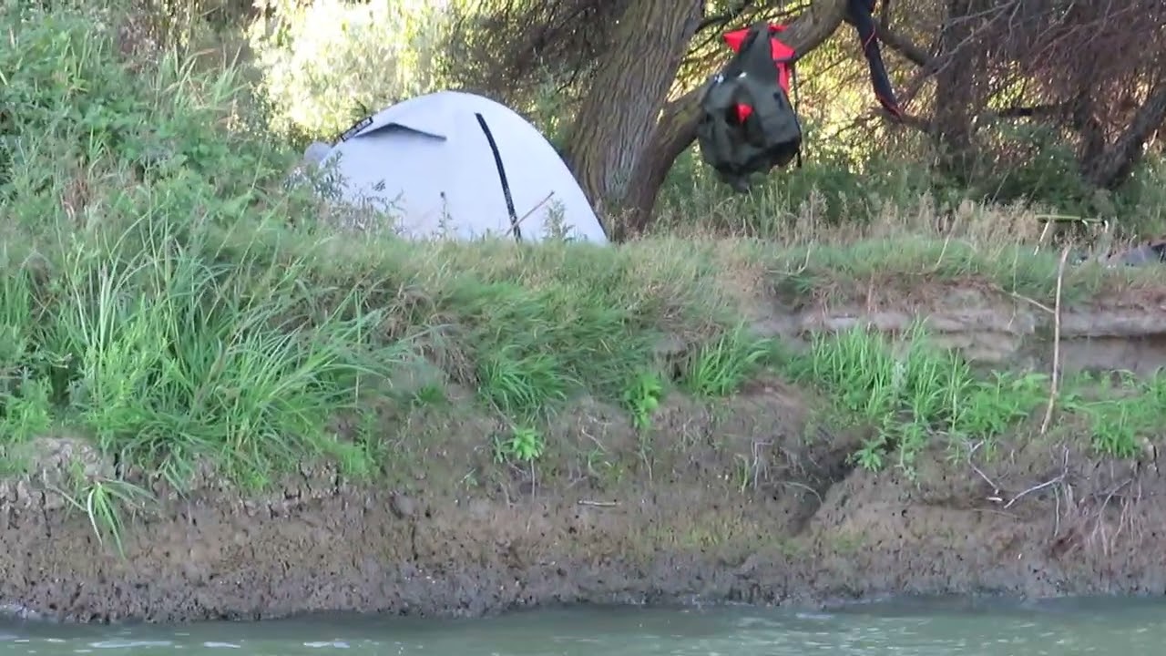 Un loc minunat de campat și pescuit în Delta Dunarii pe bratul Sfântu Gheorghe în aval de Dranov