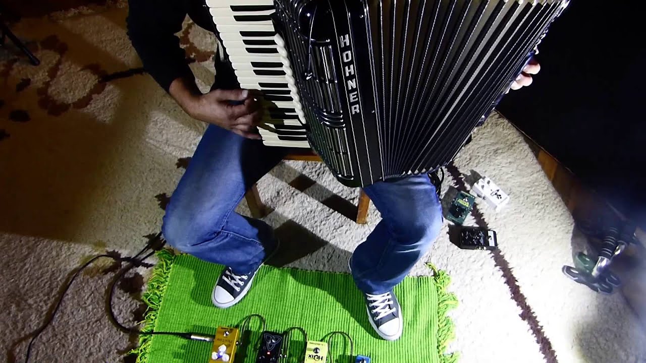Accordion with pedal effects