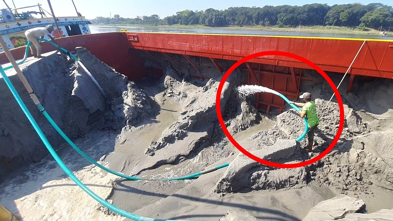 Unloading sand form ship barge unloading video unload sand from big barge ship 435 (04 Mar 2026)