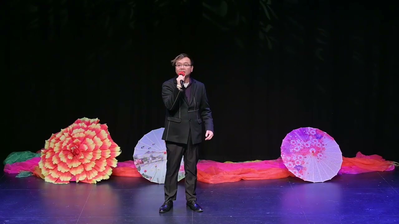 《波比歌皇甜華妹之小波唱歌嘻嘻呵》(牛池灣文娛中心文娛廳)：李冠良演唱《及時行樂》