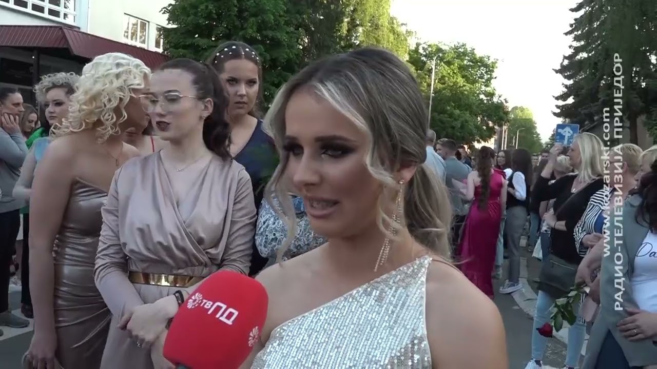 DEFILE MATURANATA ULJEPŠAO CENTAR GRADA
