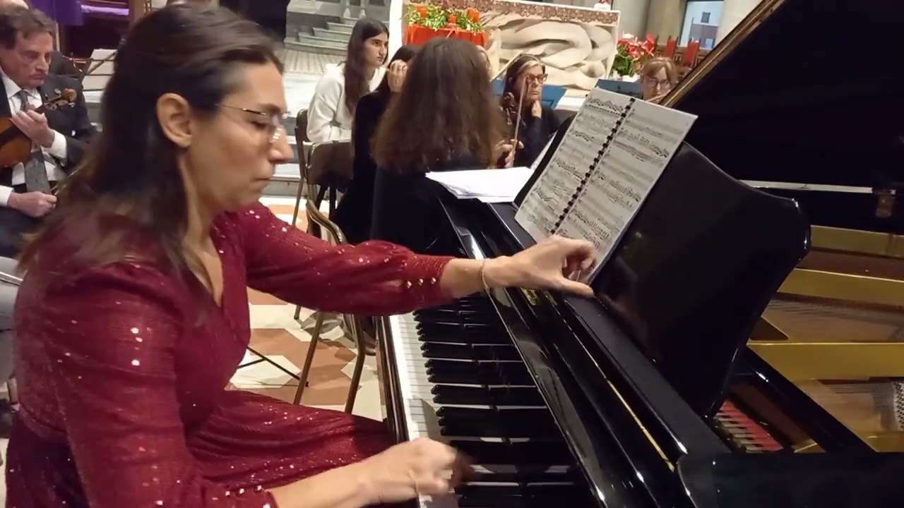Concerto Nuova Orchestra di Milano W. A. Mozart K488                    Pianoforte Francesca Carola