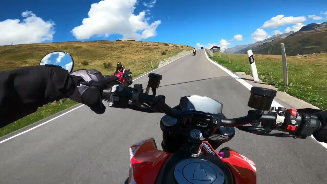 Furkapass Ducati Hypermotard 950 RVE