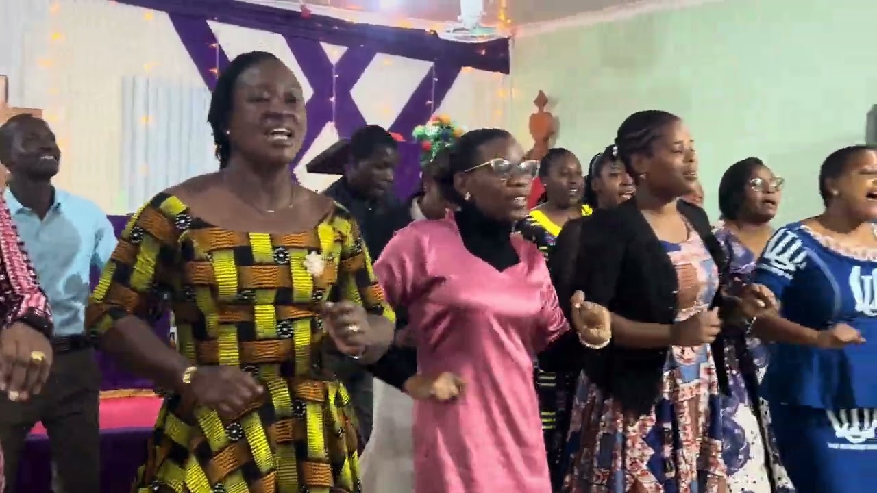 Pandeni Mlimani UNABII CHOIR SINGIDA MJINI MOTO WAKE MKUBWA SANA SIKIA 