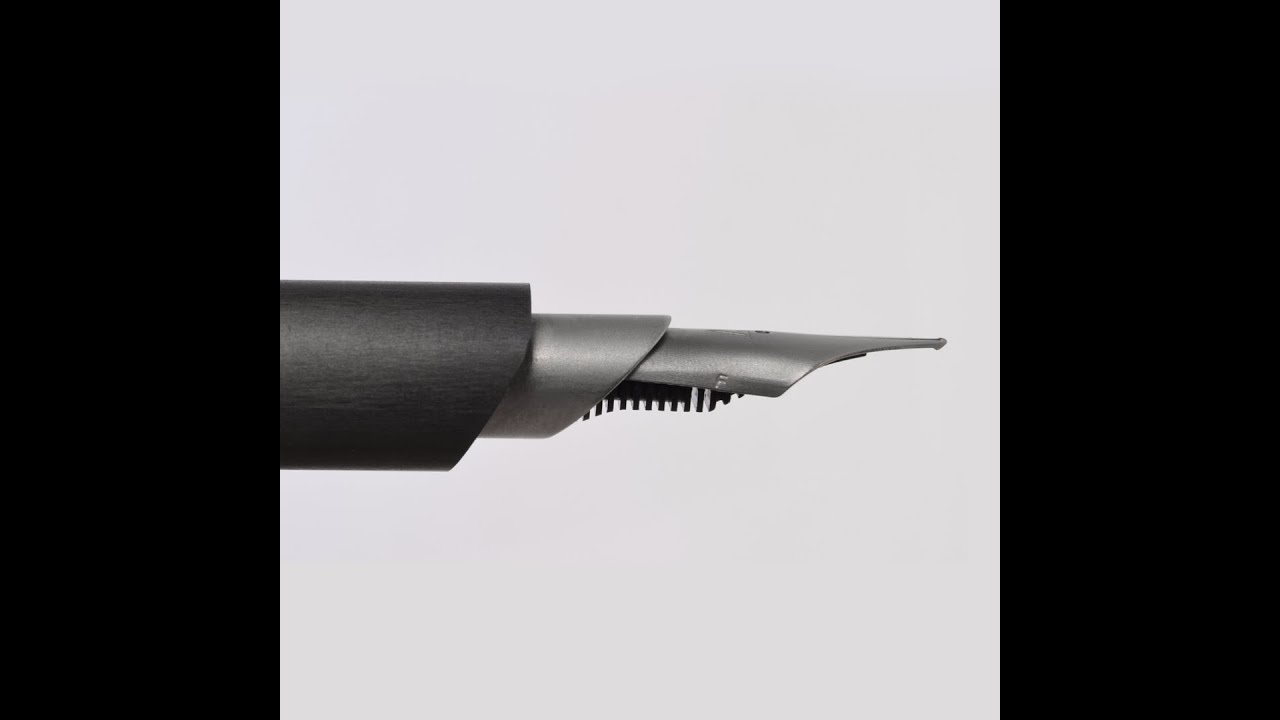 Venvstas Italy Magna fountain pen.