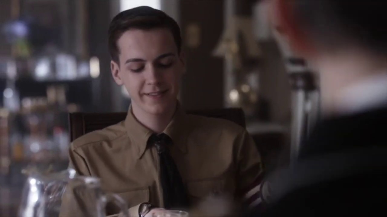 Breakfast at the Smith House, The Man In The High Castle S01E02