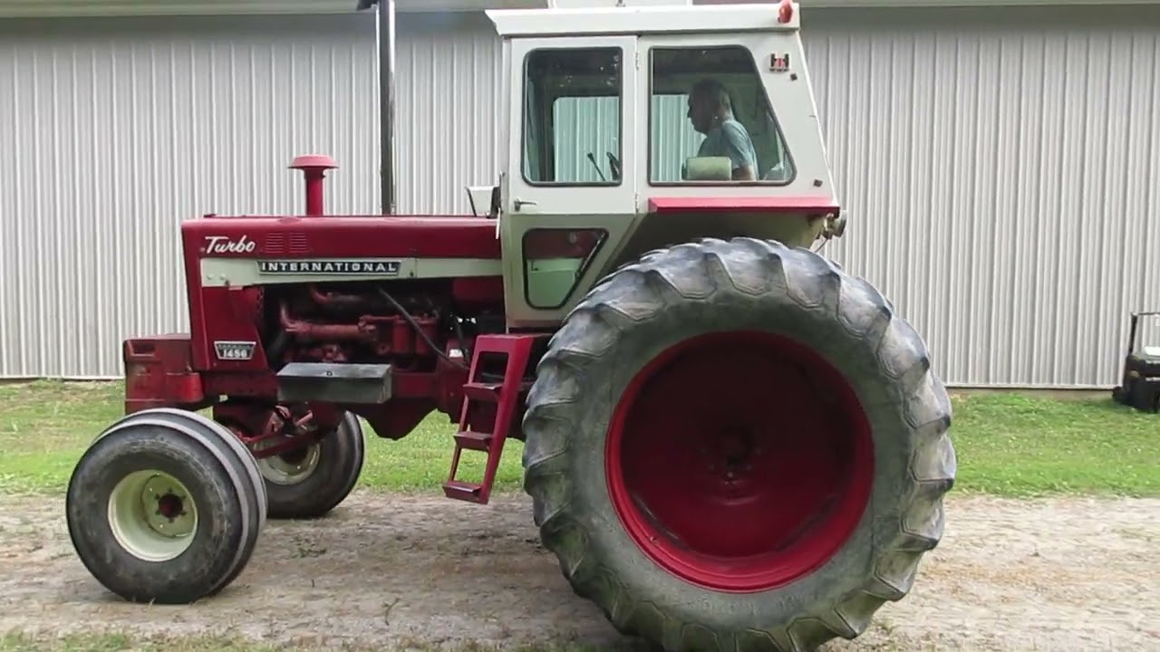 1970 IH Farmall 1456 Diesel Tractor with Cab