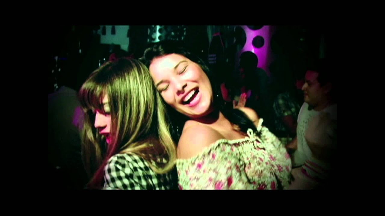 Sofia Y Mariana Two Flow - Action Video