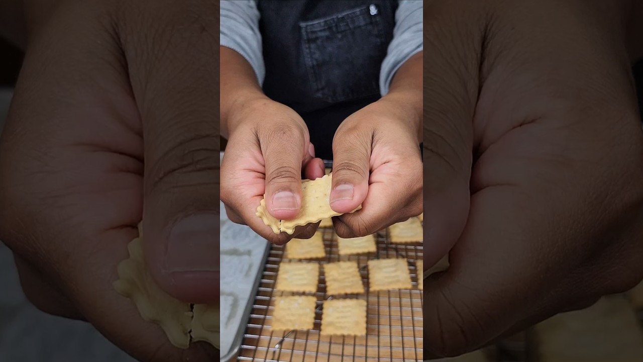 Crispy Homemade Saltine Crackers #fromscratch