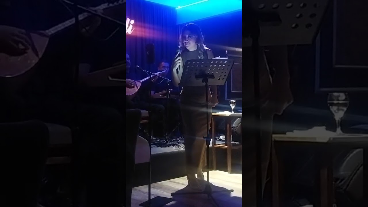 EDA ALAKUŞ - U.H. & POTBORİ (BAHÇELİ SAHNE CANLI SAHNE PERFORMANSI)