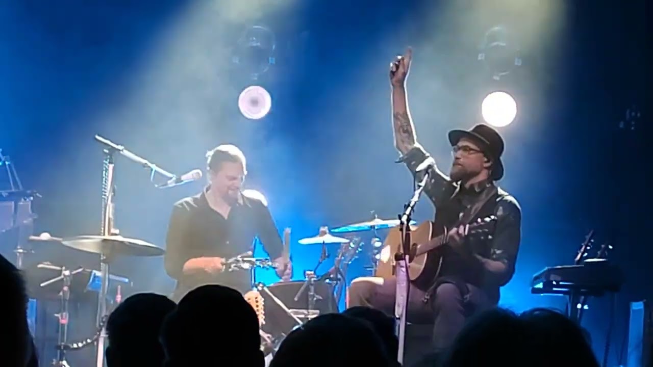 Von Hertzen Brothers Acoustic feat. M.Pajakkala - Gloria @ Pato Areena 5.11.2023