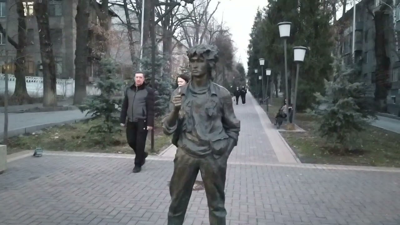 Вечерняя Алма-Ата, Ленина, старые кадры,, Бродвей, Снежинки на фонтане. Видео от 08.03.2026. 